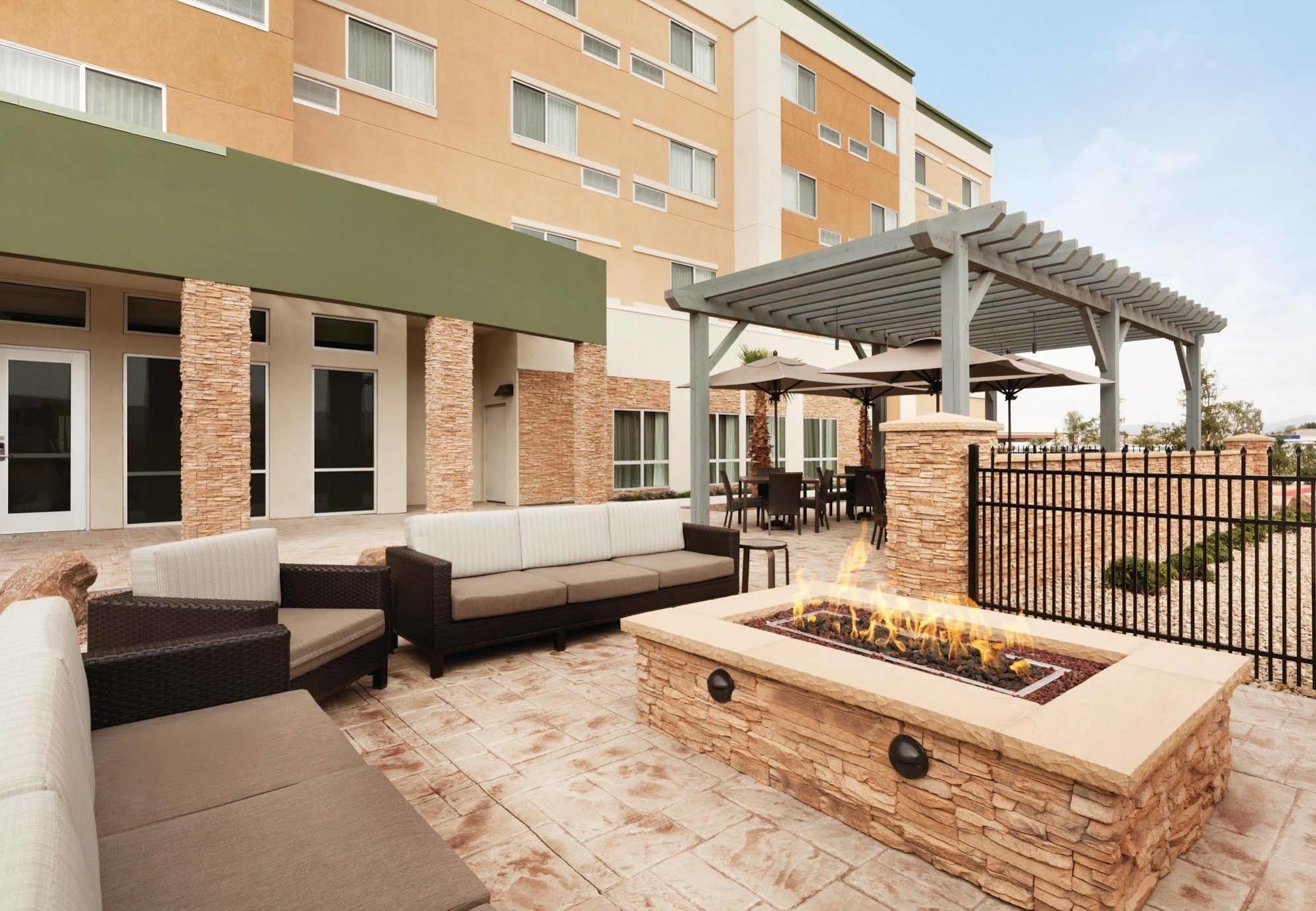 Courtyard By Marriott El Paso East/I-10 Hotell Exteriör bild